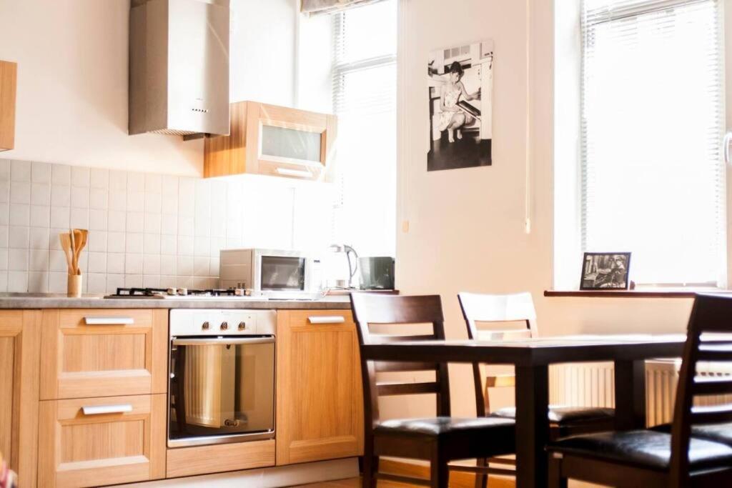 City Center 2Bdr Apartment Near Rustaveli Av. Тбилиси Экстерьер фото