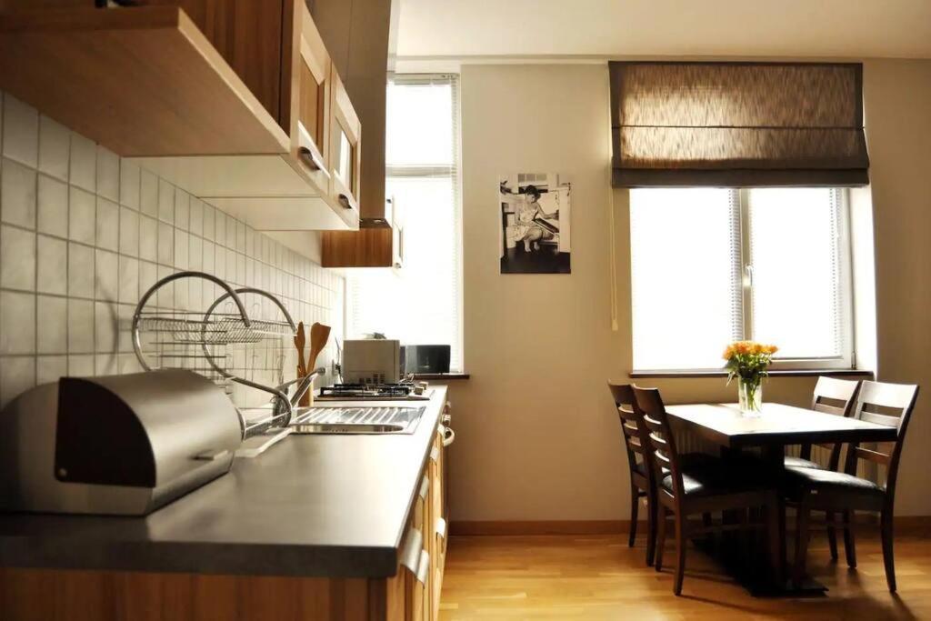 City Center 2Bdr Apartment Near Rustaveli Av. Тбилиси Экстерьер фото